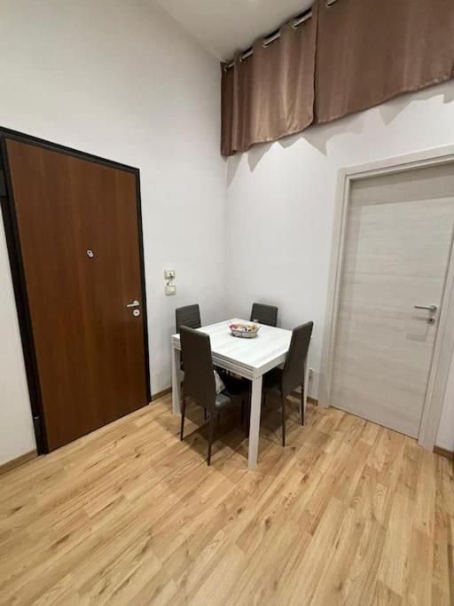 Appartement Le Rose Di Lu' à Catane Extérieur photo