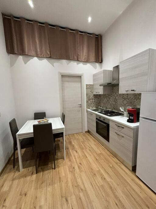 Appartement Le Rose Di Lu' à Catane Extérieur photo
