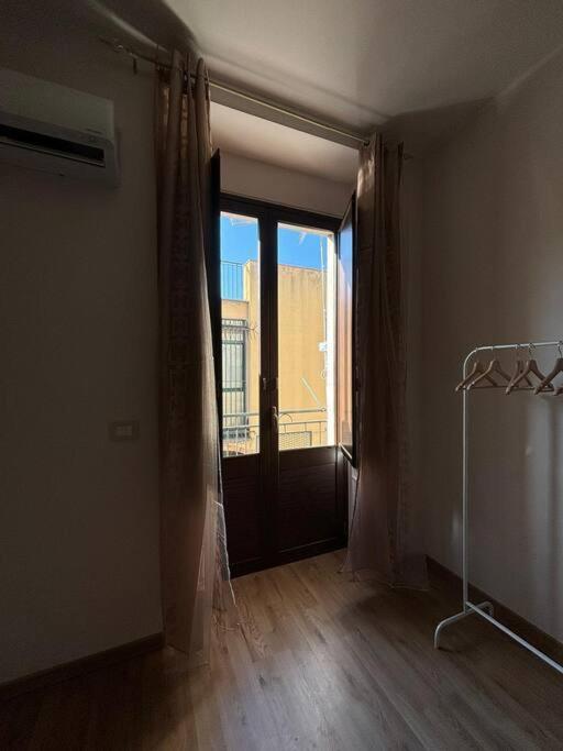 Appartement Le Rose Di Lu' à Catane Extérieur photo